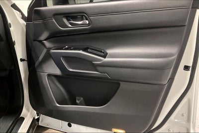 2022 Nissan Pathfinder SL 2WD