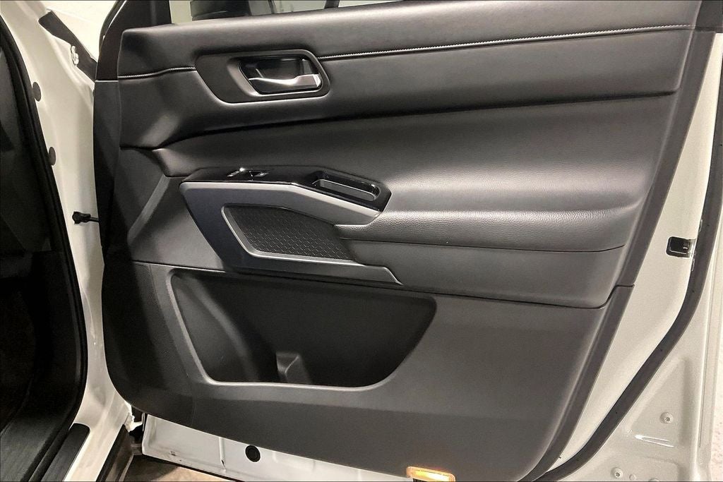 2022 Nissan Pathfinder SL 2WD