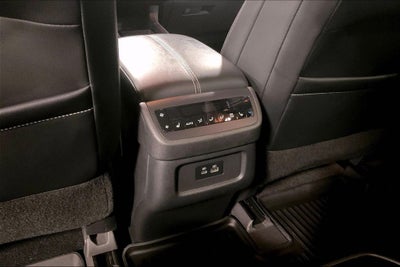 2022 Nissan Pathfinder SL 2WD