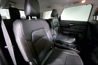 2022 Nissan Pathfinder SL 2WD