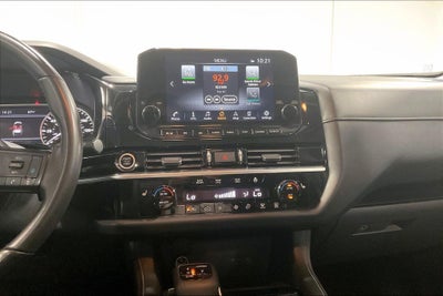 2022 Nissan Pathfinder SL 2WD
