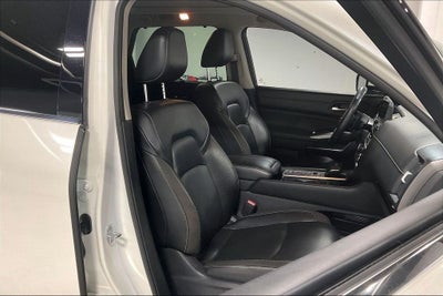 2022 Nissan Pathfinder SL 2WD
