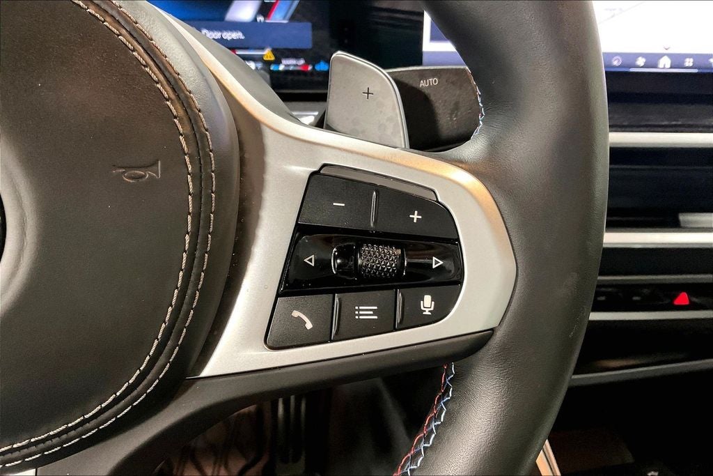 2025 BMW X6 M60i