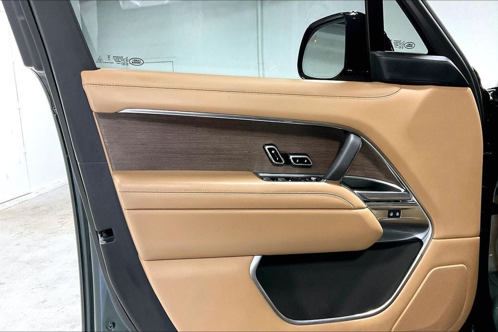2025 Land Rover Range Rover P400 SE