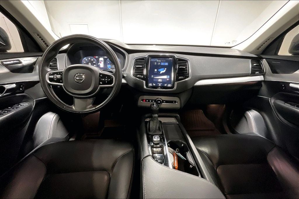 2021 Volvo XC90 T5 Momentum 7 Passenger