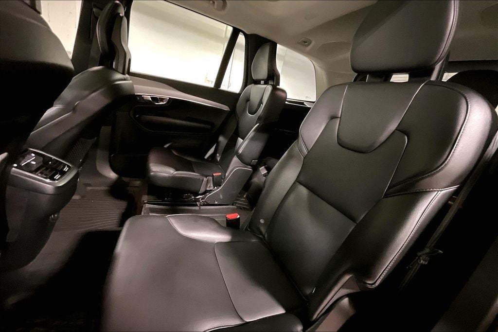 2021 Volvo XC90 T5 Momentum 7 Passenger