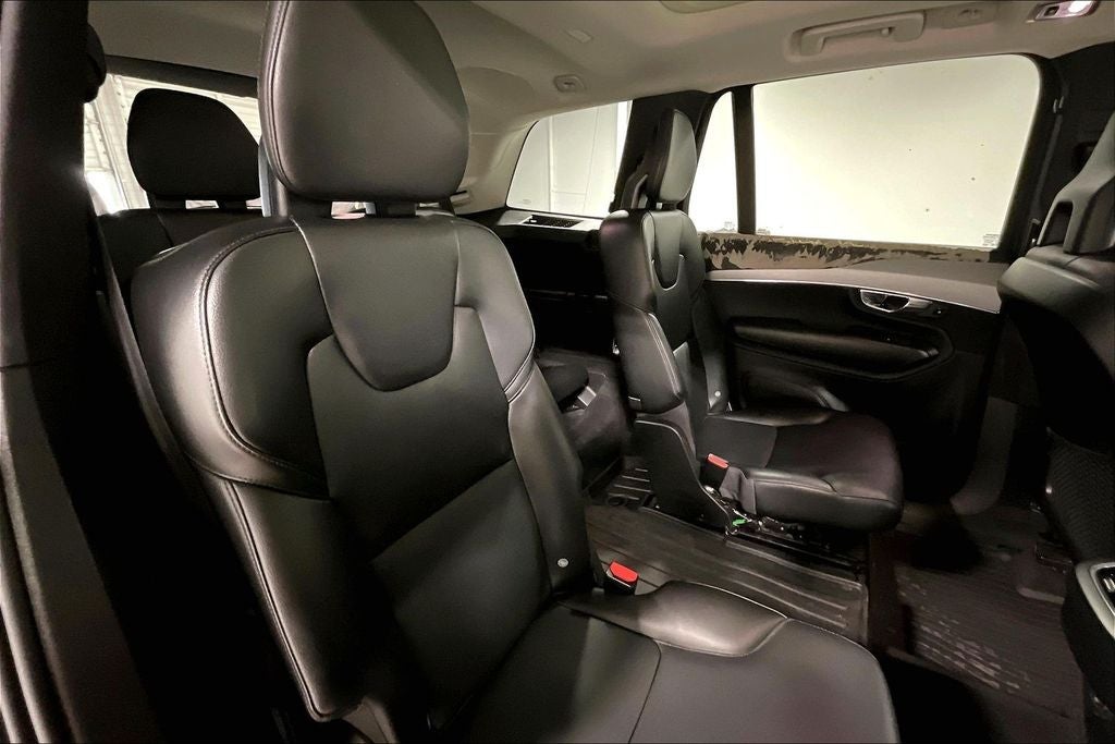 2021 Volvo XC90 T5 Momentum 7 Passenger