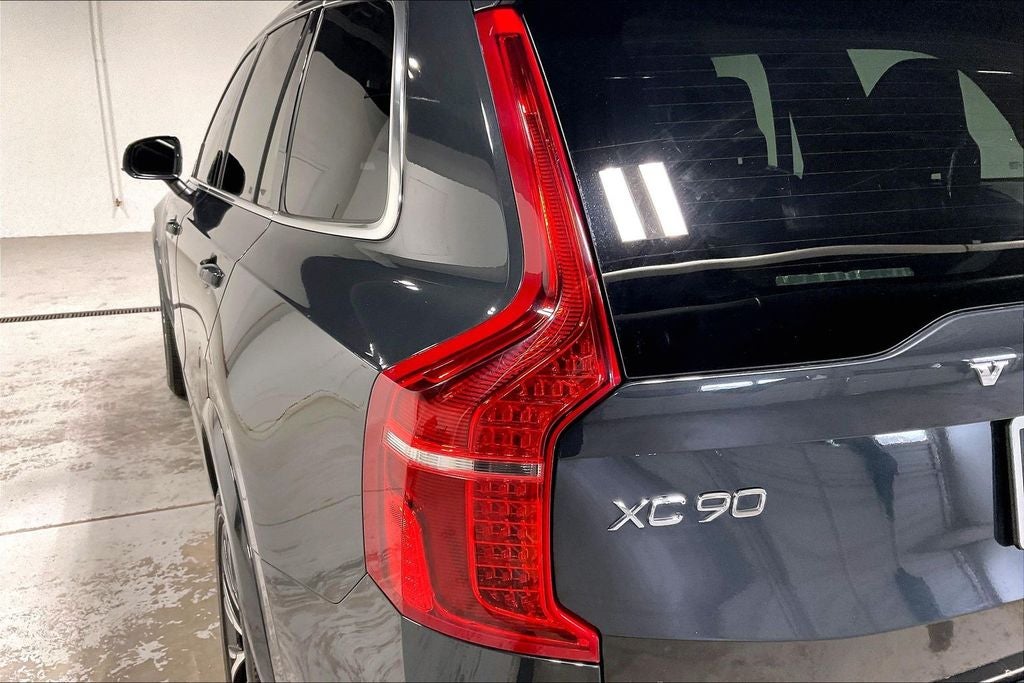 2021 Volvo XC90 T5 Momentum 7 Passenger