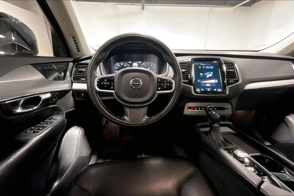 2021 Volvo XC90 T5 Momentum 7 Passenger