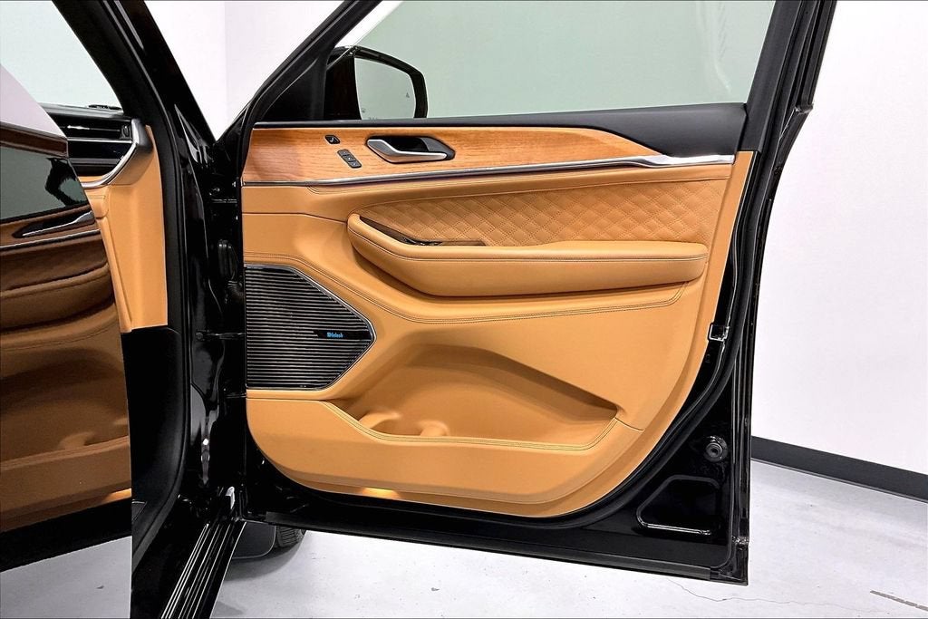 2022 Jeep Grand Cherokee L Summit Reserve