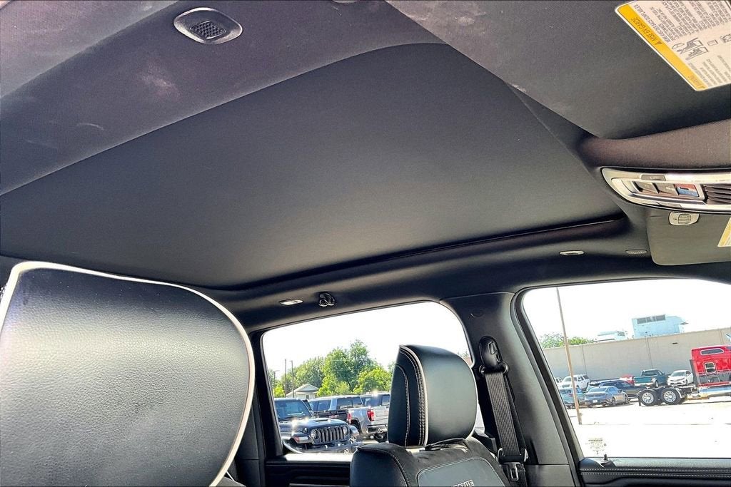 2025 RAM 1500 Laramie Crew Cab 4x4 5'7" Box