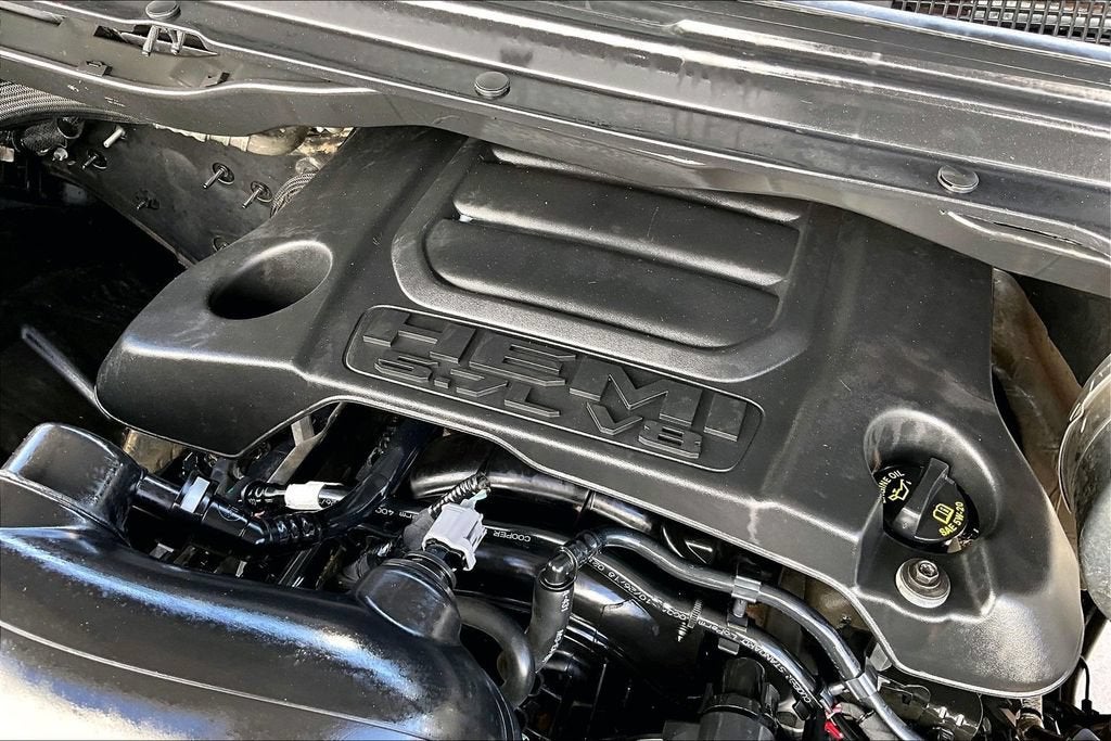2019 RAM 1500 Laramie Crew Cab 4x4 5'7" Box