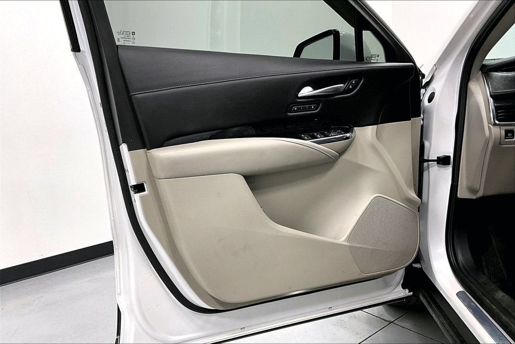 2023 Cadillac XT4 AWD Premium Luxury