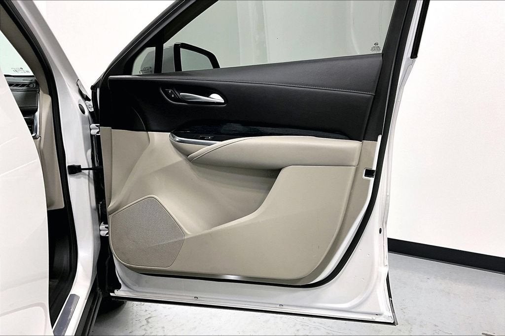 2023 Cadillac XT4 AWD Premium Luxury