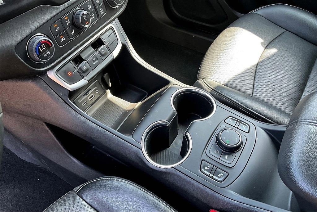 2023 GMC Terrain SLT