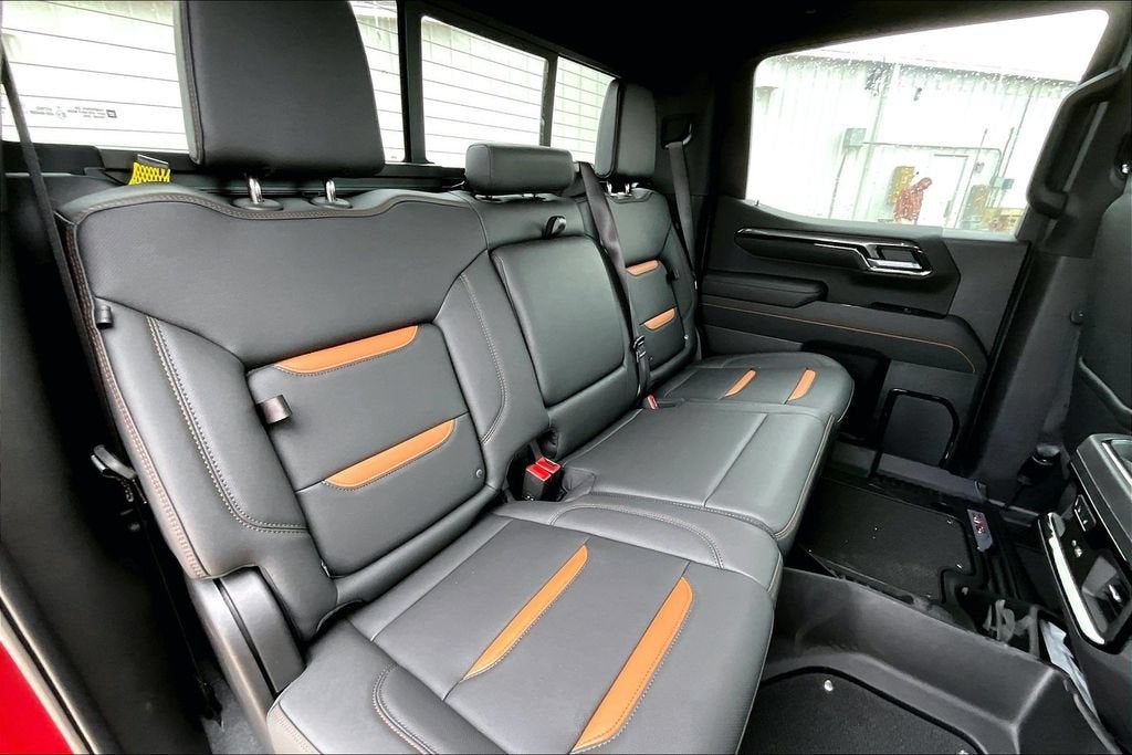 2026 GMC Sierra 1500 AT4 - Photo 9