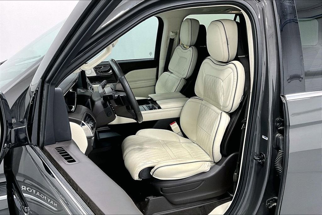 2023 Lincoln Navigator Black Label