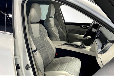 2022 Volvo XC60 Momentum
