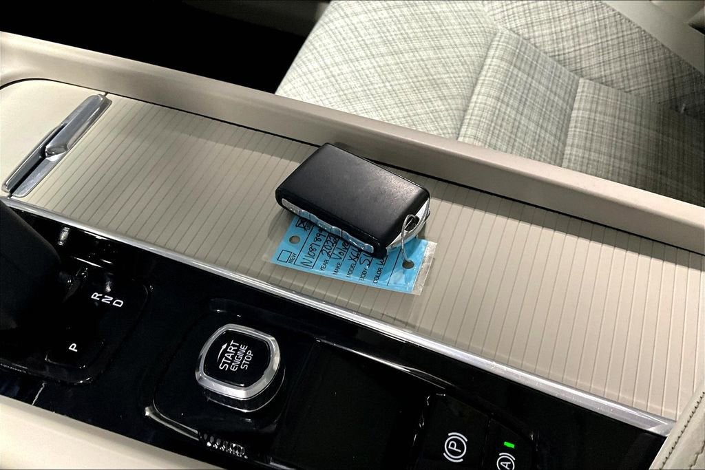 2022 Volvo XC60 Momentum