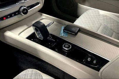 2022 Volvo XC60 Momentum