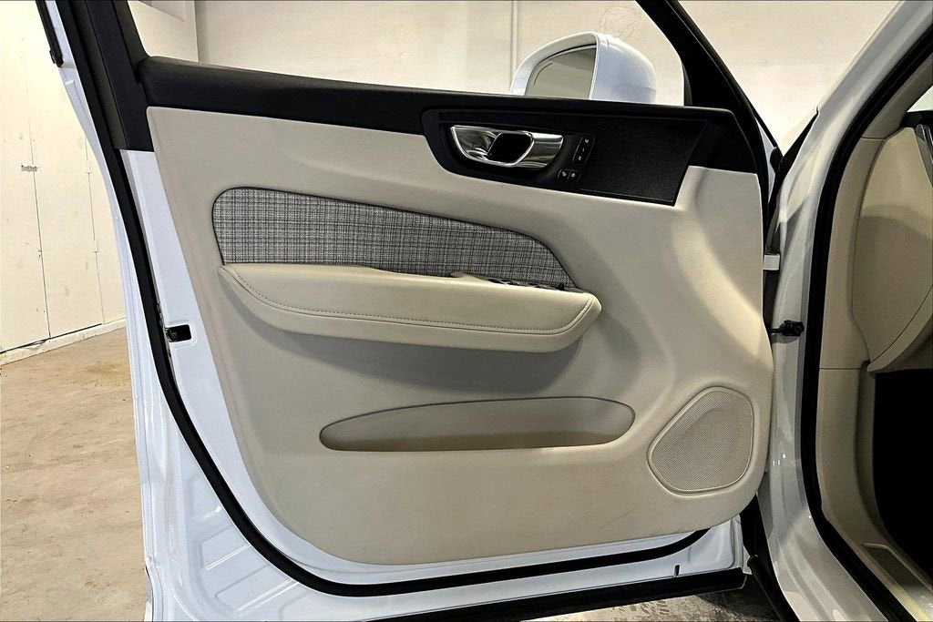 2022 Volvo XC60 Momentum