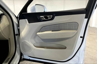 2022 Volvo XC60 Momentum