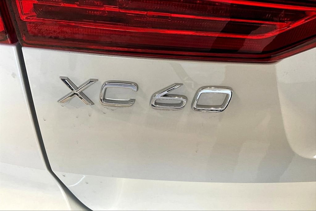 2022 Volvo XC60 Momentum