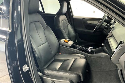 2024 Volvo XC40 B5 Plus Bright Theme